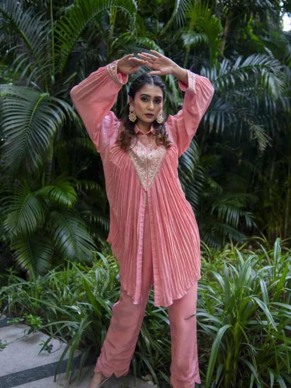 Pankhuri Leher Peach Shrug Set
