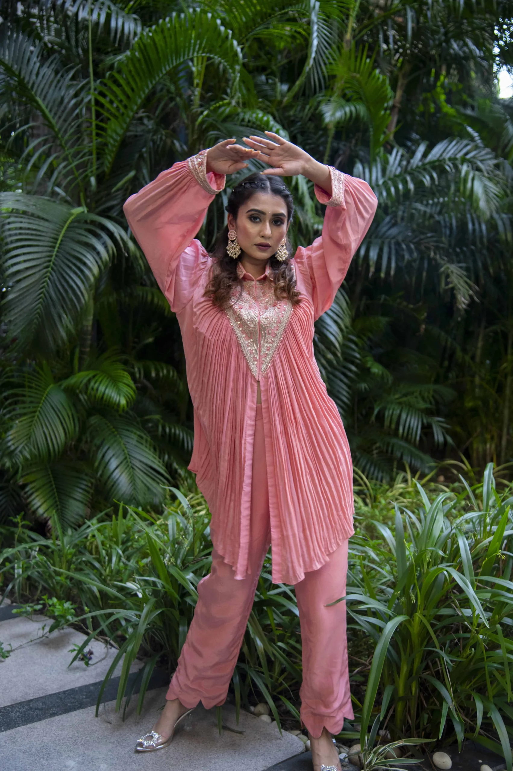 Pankhuri Leher Peach Shrug Set