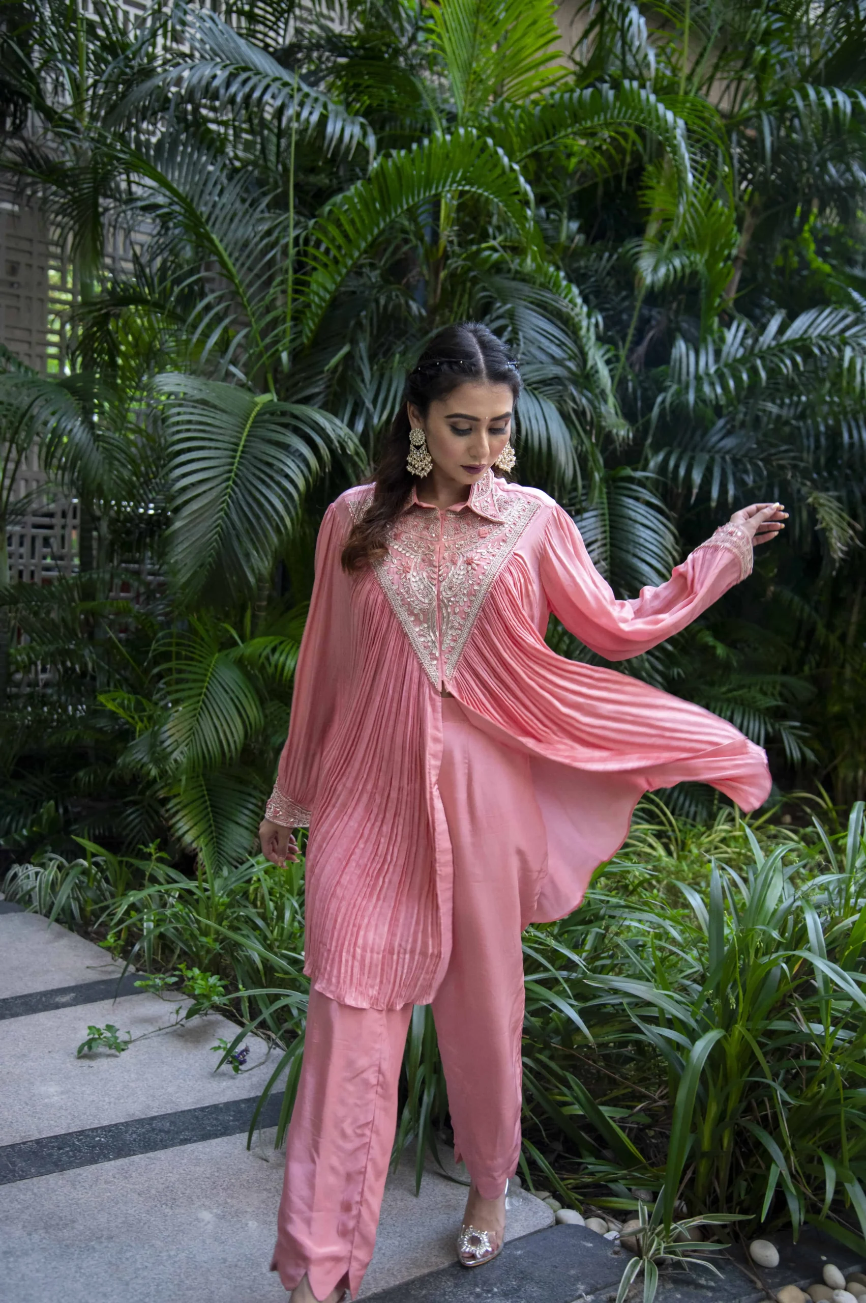 Pankhuri Leher Peach Shrug Set