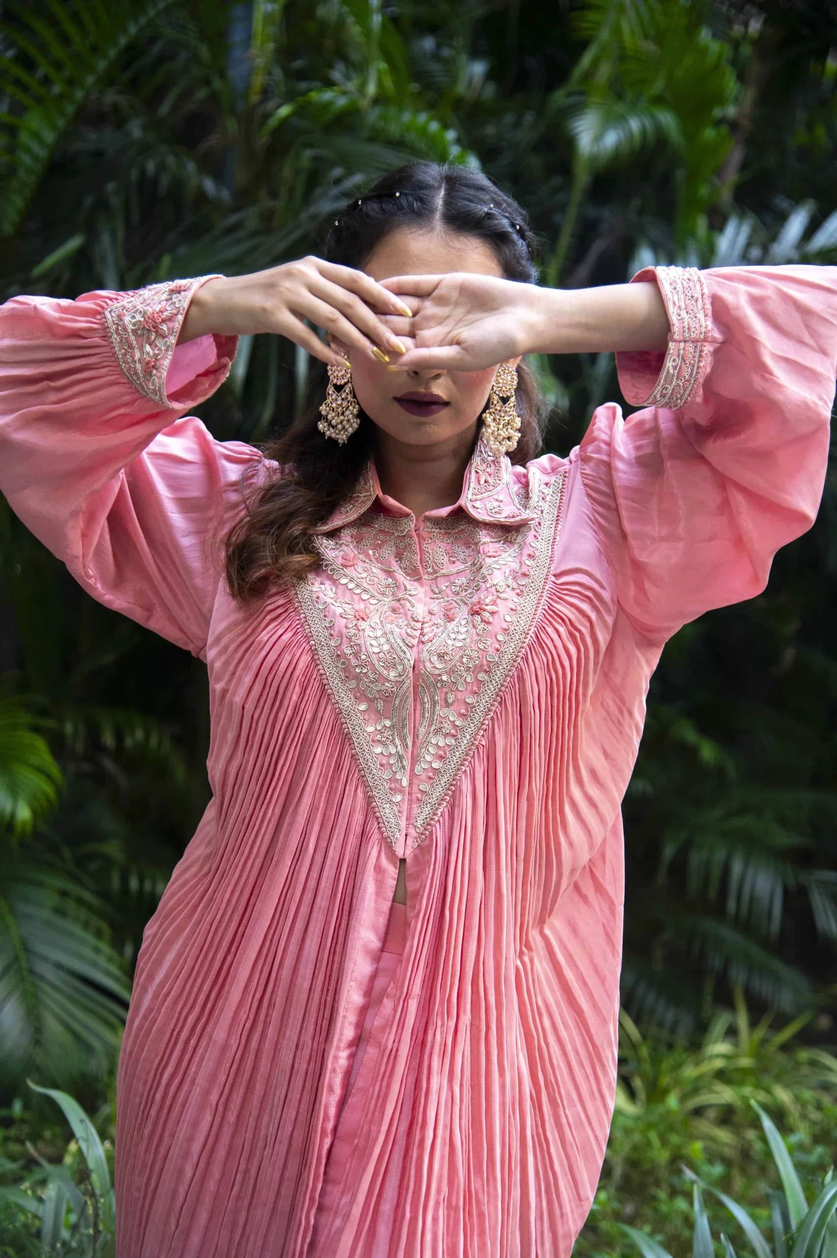 Pankhuri Leher Peach Shrug Set